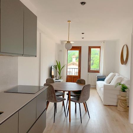 Acogedor Apartamento Con Terraza Y Parking Publico En Comillas Ngoại thất bức ảnh
