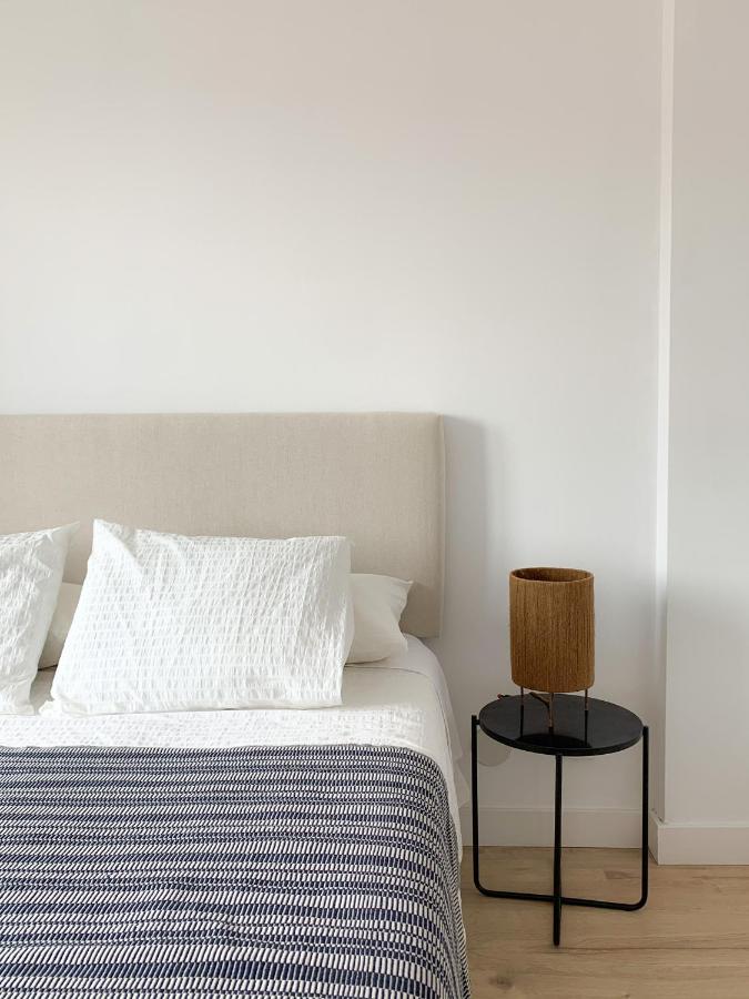 Acogedor Apartamento Con Terraza Y Parking Publico En Comillas Ngoại thất bức ảnh