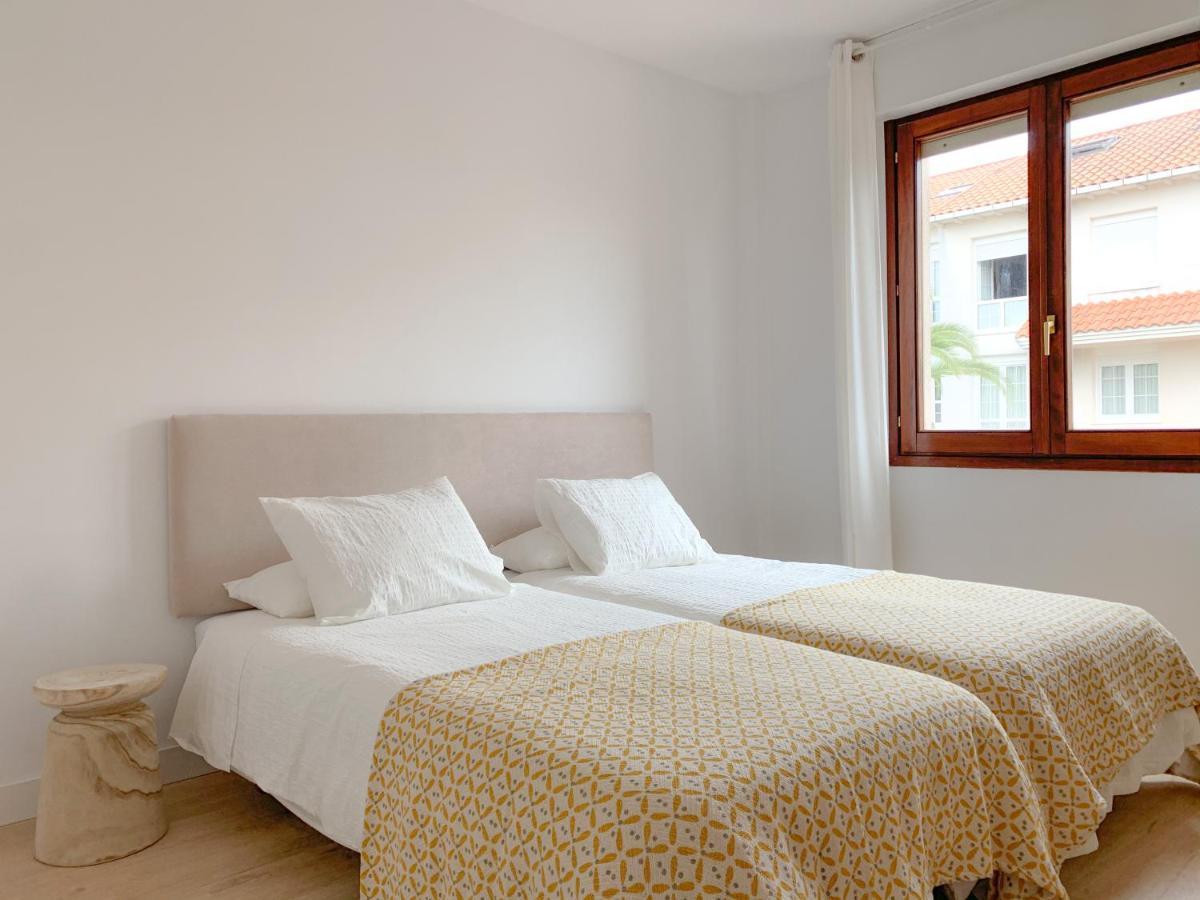Acogedor Apartamento Con Terraza Y Parking Publico En Comillas Ngoại thất bức ảnh
