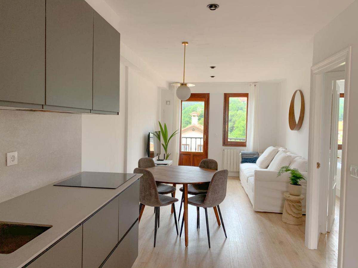 Acogedor Apartamento Con Terraza Y Parking Publico En Comillas Ngoại thất bức ảnh